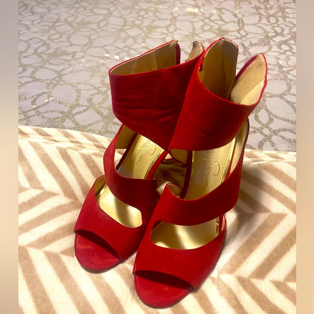 EUC Jessica Simpson red suede shoes. 7.5M